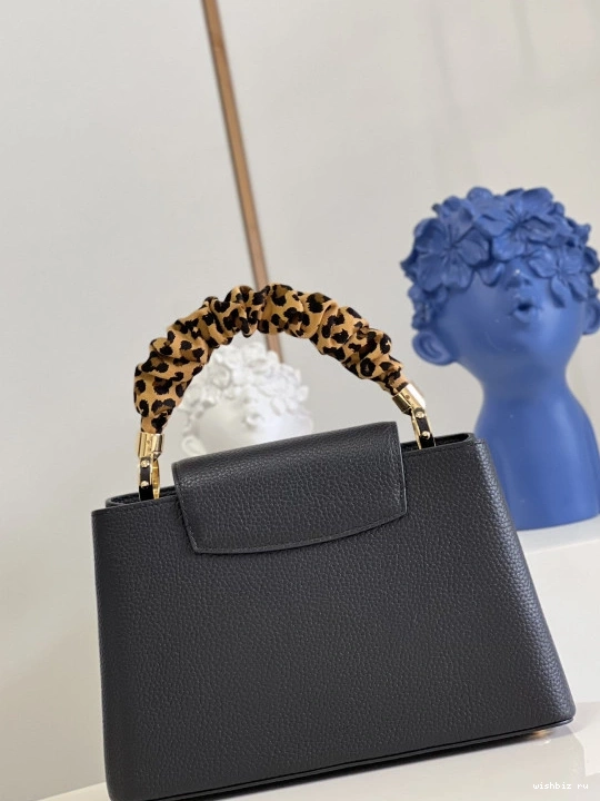 WIS VUITTON MM LOUIS CAPUCINES 0719